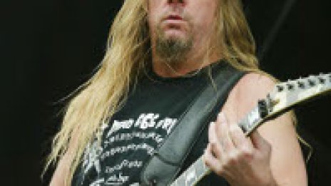  Некротира дясната ръка на Jeff Hanneman