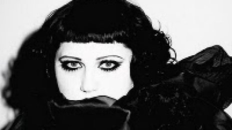 Beth Ditto копира Madonna в новото си видео