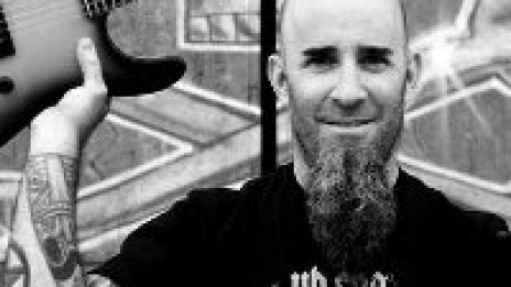 Jackson пуснаха китари &quot;подписани&quot; от Scott Ian (Anthrax)