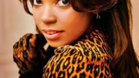 15-годишната Dionne Bromfield засрами кръстницата си Ейми Уайнхаус