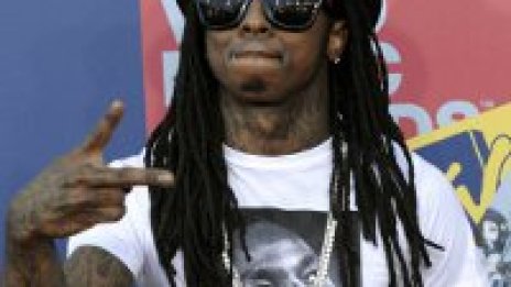 Lil Wayne се извинява за забавения си албум с Mixtape