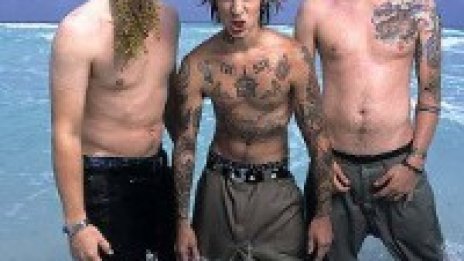 Blink-182 обявиха името на новия албум и датата, на която да го чакаме