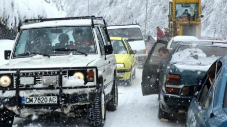 Пътищата са проходими при зимни условия