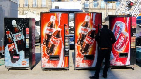 Франция все пак въвежда данък "Coca-Cola"