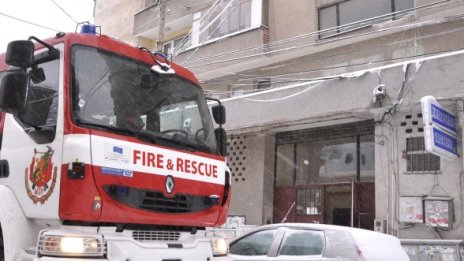 Мъж загина при пожар в дома си в Свищов