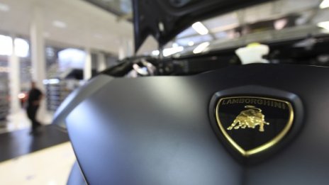  Lamborghini ще конкурира Porsche с джипове 