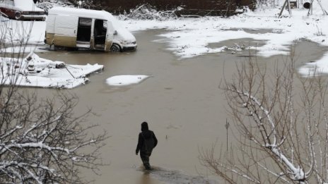 Пуснаха движението за автомобили над 10 тона в 15 области 