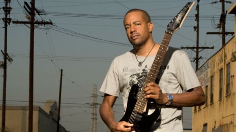 Tony Macalpine разкрива тънкостите на китарата