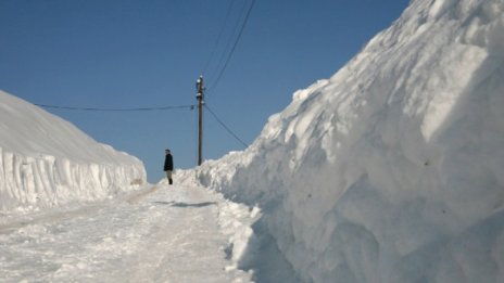 Седем жертви на лавина, затрупала село в Косово