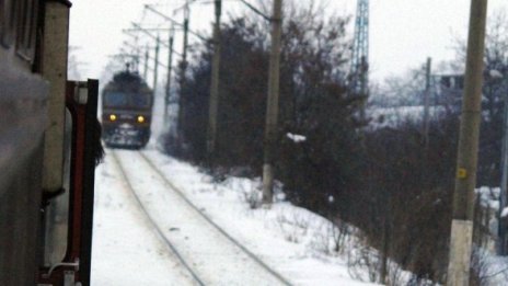 Спряно е движението на няколко влака в страната заради студа