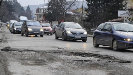 Общината спретна спешен ремонт на улици в София