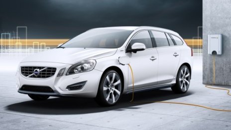 Новото Volvo V60 Plug-in Hybrid тръгна серийно