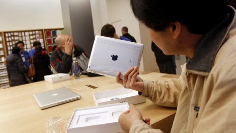 Черната борса за iPad в Китай е към края си  