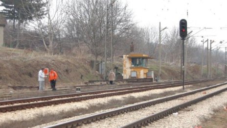 Релси, жици, мостове... По линията на влака се краде масово