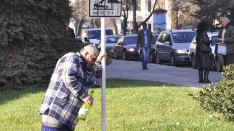 Гонят бакшиш крадец, клиентът не помнел къде са му парите