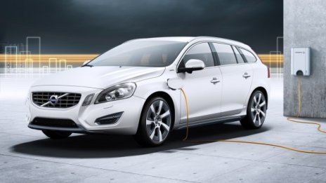 Volvo V60 Plug-In Hybrid обещава рекорд по икономичност