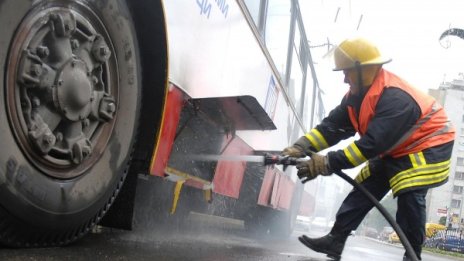 Автобус се запали в Хасково