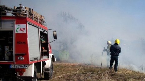 Локализиран е пожарът край Елхово 