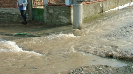 Жители на пловдивско село: Дано не пада дъжд