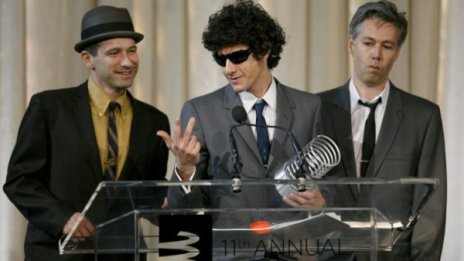 Адам Яук забрани музиката на Beastie Boys за реклами