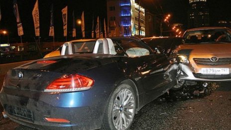 Свещеник разби 2 коли с BMW Z4