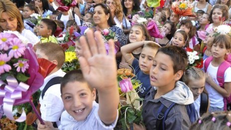 Първокласниците в София с 500 повече от 2011 г. 