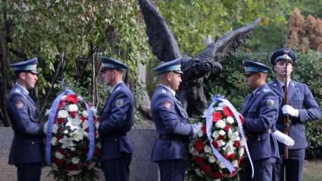 Летците ни да са горди с миналото, още повече  - с настоящето