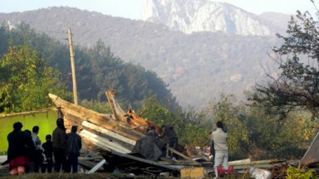 Бутат ромско гето във Враца, замърсявало водоем