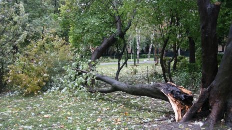 Червеният код за Кърджали остава и за утре