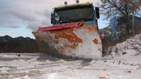 Спира се пропускането на ТИР-ове през всички ГКПП със Сърбия