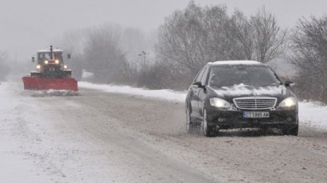 Пътищата са проходими при зимни условия