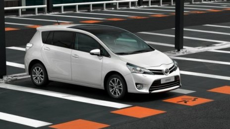 Toyota гони 10 млн. продажби догодина