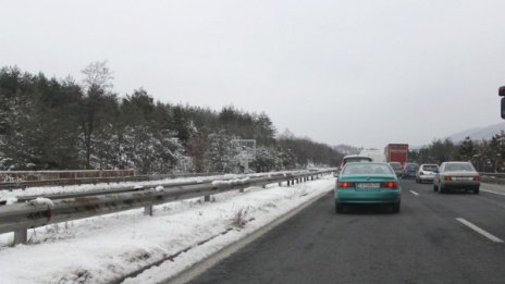 Пътищата в страната са проходими при зимни условия