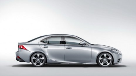 Lexus IS се появи в Детройт