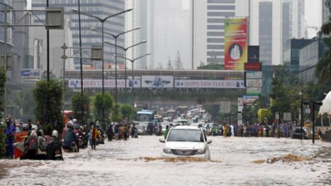 Вода до 4 метра заля половин Джакарта