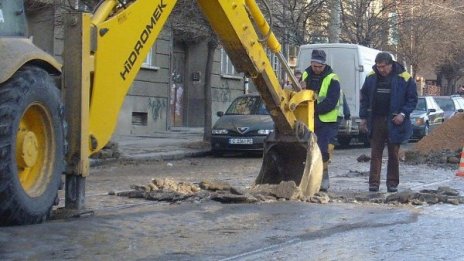 Временно спират водата в някои части на София