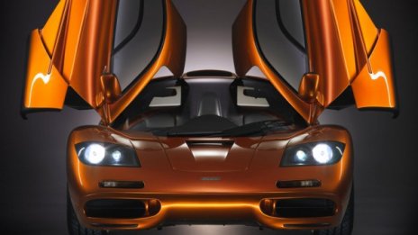 Мистър Бийн получи рекордно обезщетение за разбития McLaren F1