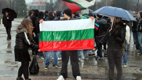 Протестиращи блокираха движението в Пловдив и Варна