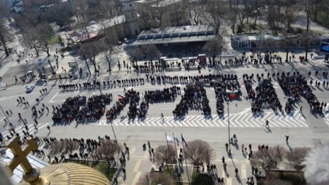 Протест на десетки хиляди гневни от бедността и корупцията 