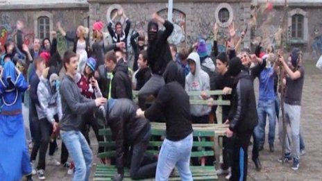 Уволнили прибързано пловдивския учител заради "Harlem Shake"