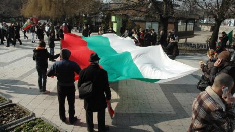 ЕС да вземе предвид червените лампички в България 