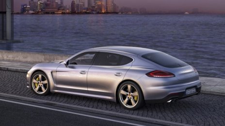 Обновеното Porsche Panamera изразходва 3.1 л/100 км