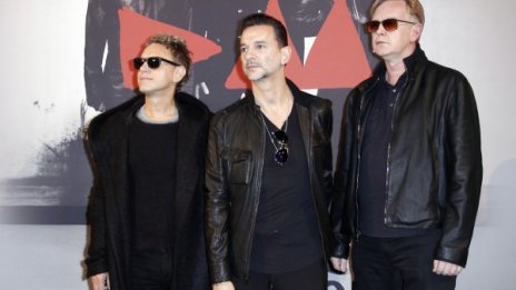 Depeche Mode с над 2 часа шоу в София