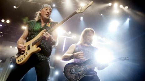 Deep Purple хапват от китайски порцелан на Kavarna Rock 