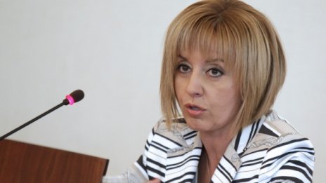 Лявата Манолова бламира отцепниците да спретват ПГ-та