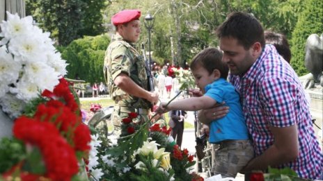 България се преклони пред подвига на Ботев