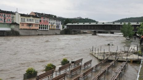 Осъм придойде и заля водната сцена в Ловеч