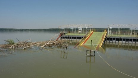 Дунав спада, за пръв път от шест дни насам