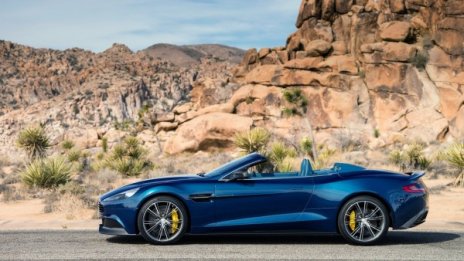 Aston Martin представи своя карбонов Vanquish Volante