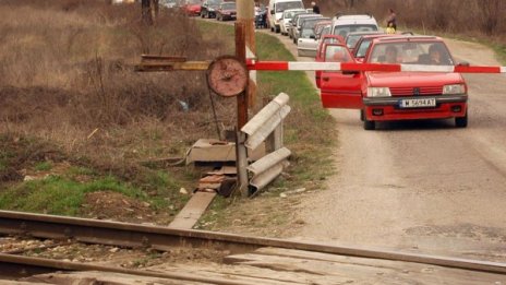 Железниците сменят ръчните бариери с автоматични 